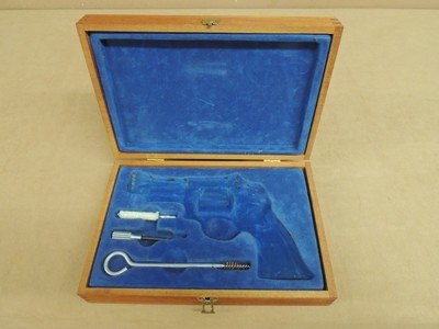 Smith & Wesson Factory Case with extras(mbllc#11185)