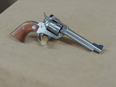 Ruger New Model Single Six Stainless 22lr/22Magnum Dual Cylinder Revolver in the Box (mbllc#11190) - Image 2 of 5