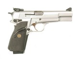 BROWNING
HI-POWER PISTOL IN .40 S&W CALIBER - 1 of 7