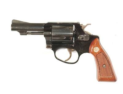 SMITH & WESSON MODEL 37
CHIEF'S SPECIAL 