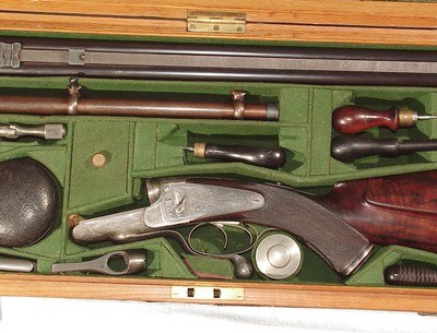 FABULOUS ALEXANDER HENRY HAMMERLESS DOUBLE RIFLE IN .500 EXPRESS IN IT'S ORIGINAL CASE COMPLETE WITH ACCESSORIES - Image 8 of 15