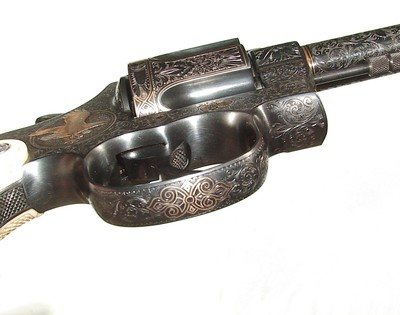 FABULOUS JOHN WARREN GOLD INLAID ENGRAVED COLT NEW SERVICE REVOLVER - Image 13 of 18