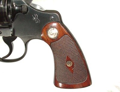 PRE-WAR COLT OFFICERS MODEL TARGET REVOLVER WITHWALNUT MEDALLION GRIPS.1920 mfg - Image 8 of 11