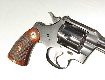 PRE-WAR COLT OFFICERS MODEL TARGET REVOLVER WITHWALNUT MEDALLION GRIPS.1920 mfg - Image 10 of 11