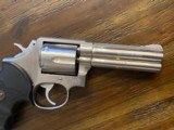 Smith and Wesson Distinguished Service Revolver 357 mag - 4 of 5