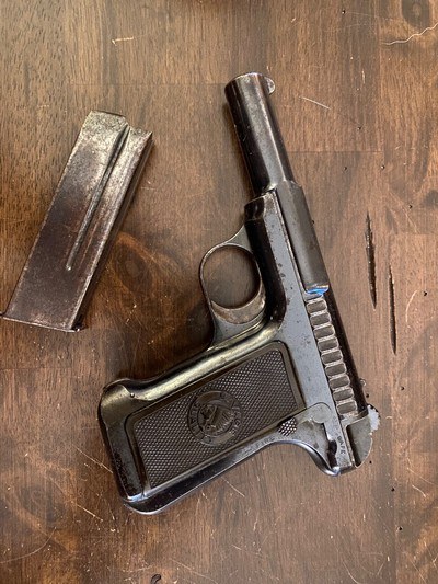 Savage 1907 semi auto pistol. - Image 4 of 7