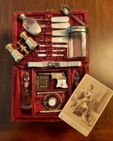 Historical Western Madam’s Accessory Box - 4 of 6