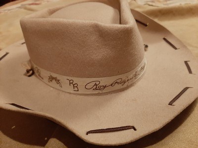 Roy Rogers Cap Gun Set, Book. and Cowboy Hat Circa 1955 - Image 4 of 4