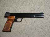 Smith & Wesson Model 41 22LR with 7
