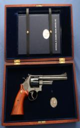 S O L D - - - Smith & Wesson - 125th Anniversary - Model 25-3
- .45 LC - Presentation Case and Book ! - 1 of 3