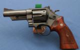 S O L D - - - Smith & Wesson - Model 29-2
- 4 Inch - RARE - S Prefix Serial Number - Diamond Grips -
! - 1 of 10