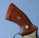 S O L D - - - Smith & Wesson - Model 29-2
- 4 Inch - RARE - S Prefix Serial Number - Diamond Grips -
! - 9 of 10