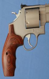 S O L D - - - Smith & Wesson - Performance Center - 629-4 - Compted Hunter - Pre Lock - Orig. Box - 7 of 13