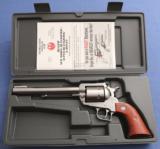 S O L D - - - Ruger Super Blackhawk - Stainless Steel - .44 Magnum - 99% Condition w/Box - 1 of 12