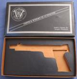 1958 - Smith & Wesson Model 41 - Match Pistol - 99% in Original Box - 16 of 19