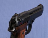 S O L D - - - BERETTA - 92SB - Compact - - 1982 Pistol - 99% Condition - Original Box - 5 of 9