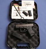 GLOCK 27 .40 S&W - Gen 4 - Trijicons - As New ! - 1 of 5