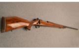 Weatherby ~ Mark V Deluxe ~ .300 Wby. Mag. - 1 of 9