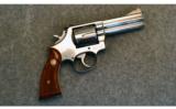Smith & Wesson ~ Model 686 ~ .357 Mag - 1 of 7