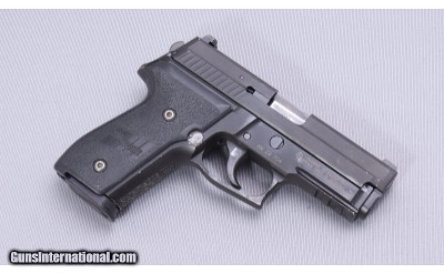 SIG Sauer ~ P229 ~ 40 S&W