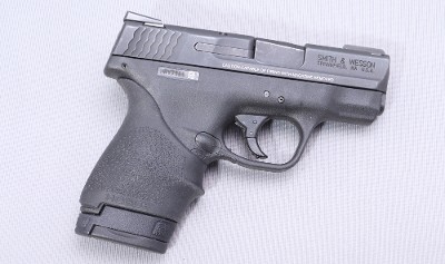 Smith & Wesson ~ M&P9 Shield ~ 9mm