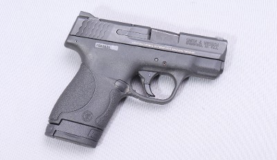 Smith & Wesson ~ M&P9 Shield ~ 9mm