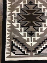 Authentic Navajo Two Grey Hills Rug - 5 of 8