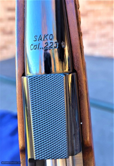 SAKO
SUPER DELUXE
223 REMINGTON BOLT ACTION
AAAA wood