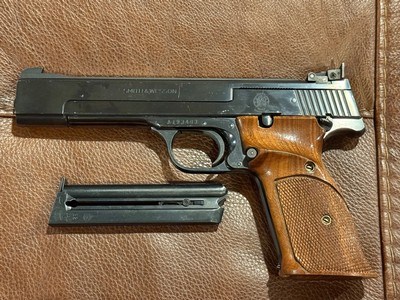 Smith and Wesson Model 41 22 Long Rifle