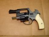  Starter Pistol Revolver FIE MAM SUPER 777 22 Cal Like New with Box, Paperwork and Tin of .22 Cal Blank Cartridges Both Vintage From The 1970`s
- 6 of 10