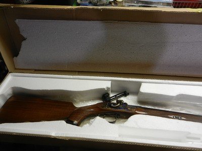 Excellent Pedersoli Gibbs Target Rifle, box, 2 sizing dies, tang sight, windage front sight with level & inserts etc. - Image 6 of 12