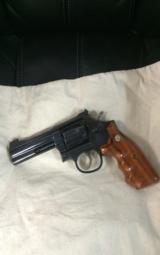 Smith & Wesson m-164 - 1 of 8