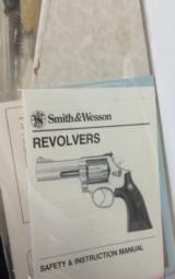 SMITH & WESSON M-586 - 2 of 9