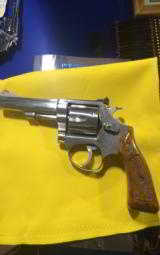 Smith and Wesson
m-651 - 1 of 8