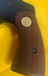 Colt Python ( 1977 ) - 2 of 12