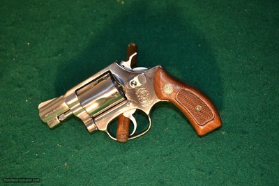 Smith & Wesson M60 (SS) w/Matching Box & Tools