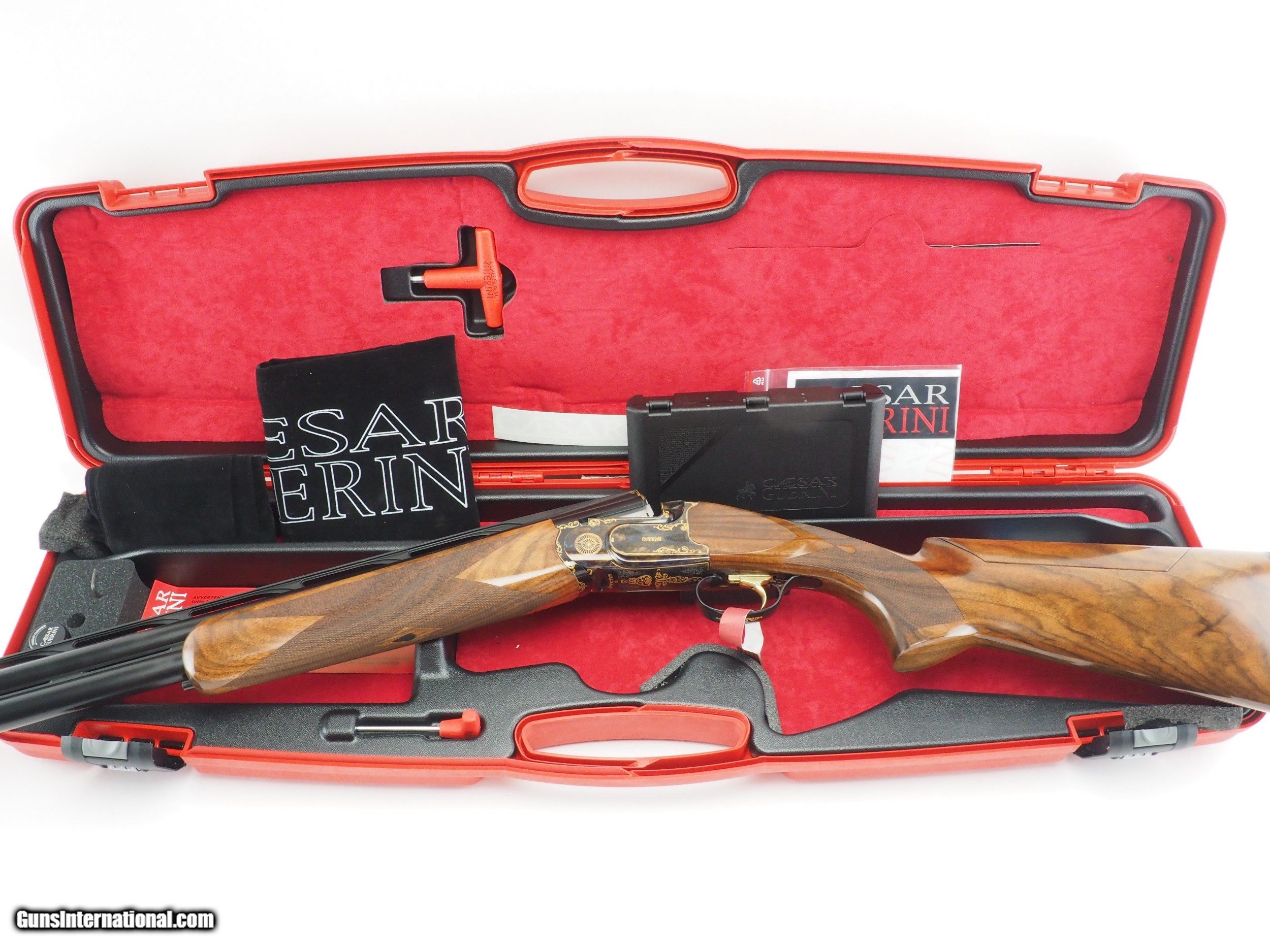 Caesar Guerini Invictus II Ascent 12ga/32" RH Sporting buttstock