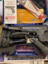 Smith LNIB 40 cal.
Police issue.
US $