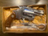 Smith Wesson 60 no dash LNIB - 2 of 4