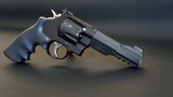 Smith & Wesson Performance Center S&W M&P R8 327 357 Magnum 170292 - 4 of 20