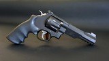 Smith & Wesson Performance Center S&W M&P R8 327 357 Magnum 170292 - 3 of 20