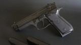 Beretta 96 40S&W - Pristine Condition - 3 Magazines - 4 of 13