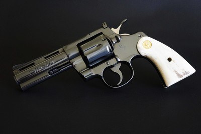 1981 Royal Blue 4” Colt Python ~ Blue Stag Grips ~ Bucheimer Shoulder Rig - Image 6 of 20