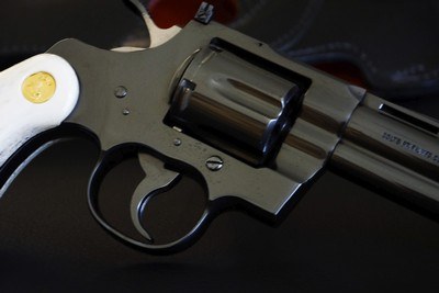 1981 Royal Blue 4” Colt Python ~ Blue Stag Grips ~ Bucheimer Shoulder Rig - Image 4 of 20