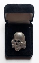 KI 1933 (KONZENTRATION) GERMAN LUGER W/ SS TOTENKOPFCAP INSIGNIA - 10 of 10