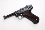 KI 1933 (KONZENTRATION) GERMAN LUGER W/ SS TOTENKOPFCAP INSIGNIA - 3 of 10