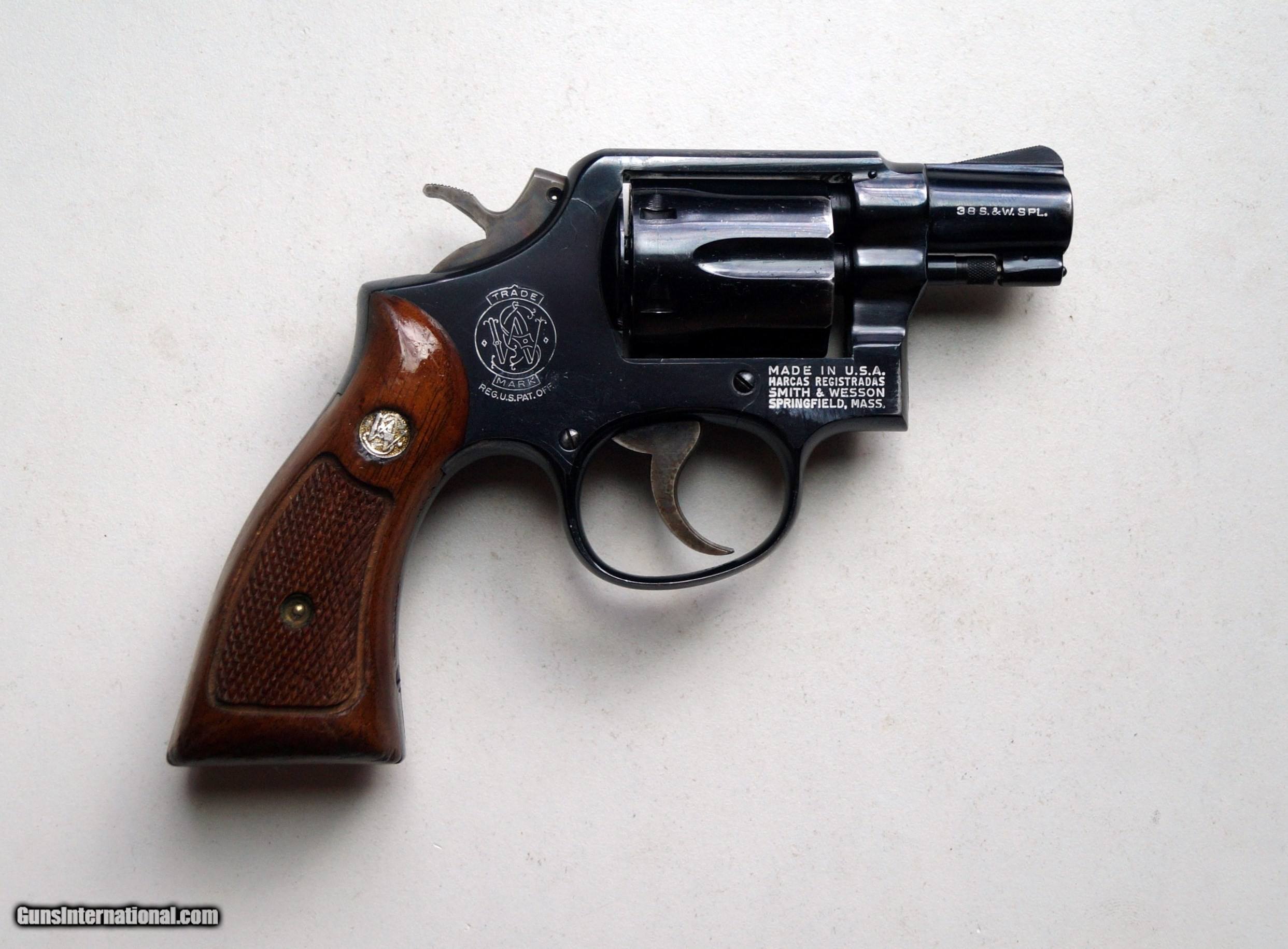 Smith And Wesson Model 10 Snub Nose Revolver With Holster 0189