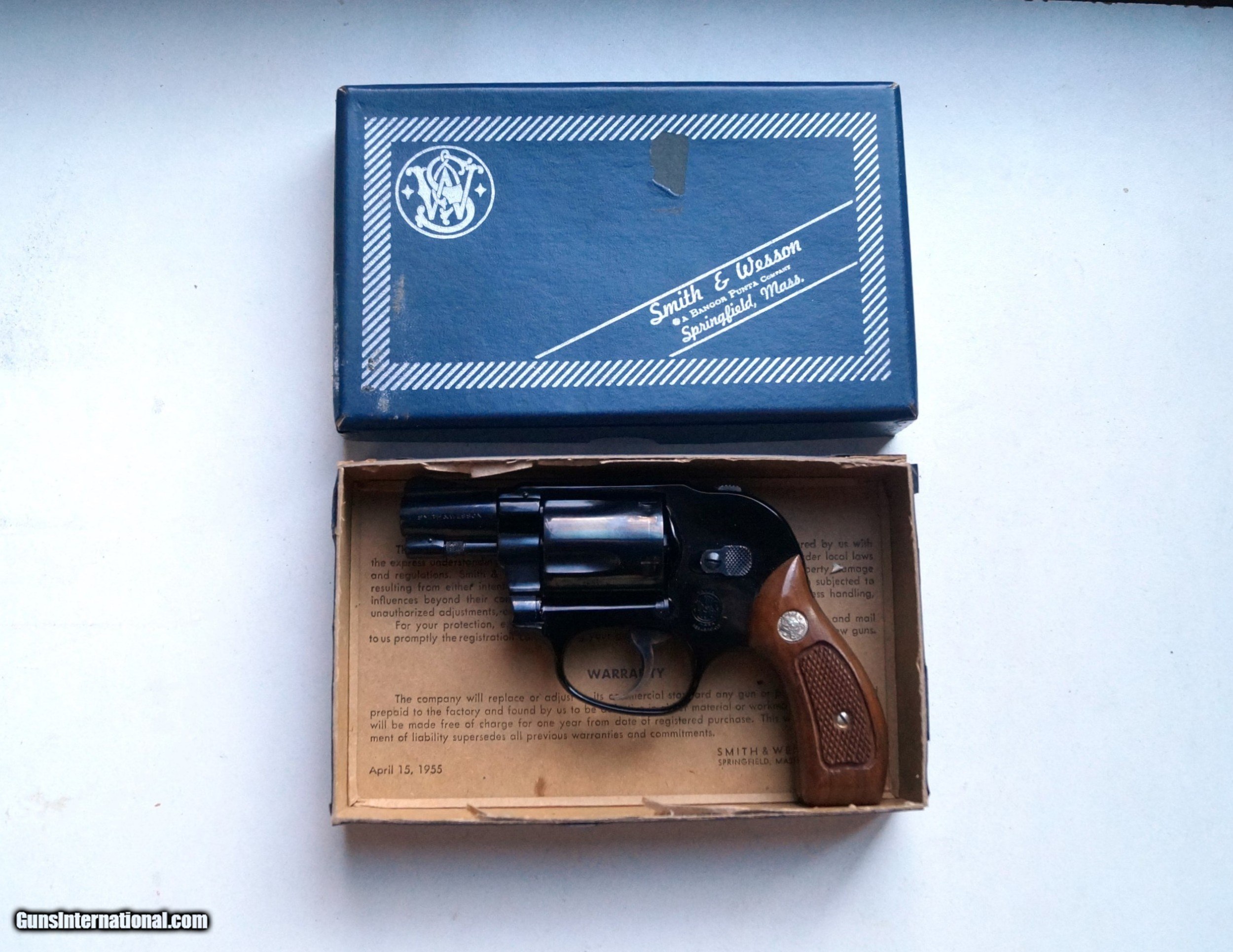 Smith And Wesson Air Weight Snub Nose Model 38 Revolver With Original Box 5544