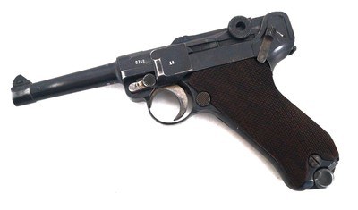 G DATE MILITARY GERMAN LUGER WITH MATCHING MAGAZINE - Image 2 of 9