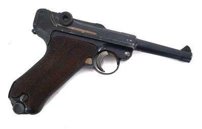 G DATE MILITARY GERMAN LUGER WITH MATCHING MAGAZINE - Image 4 of 9